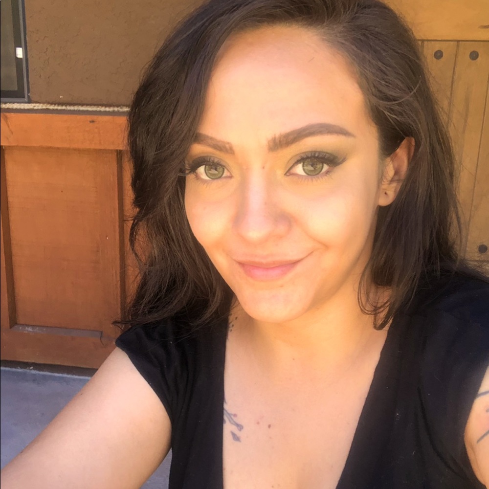 Meet your Posher, Veronica